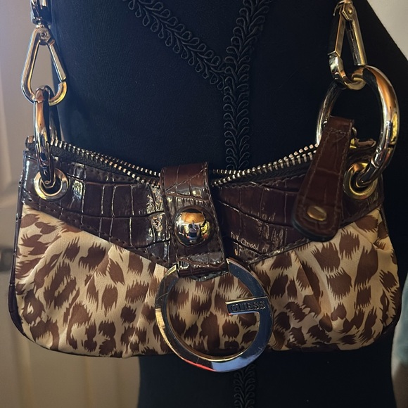 Guess mini purse. Super cute. - Picture 8 of 11